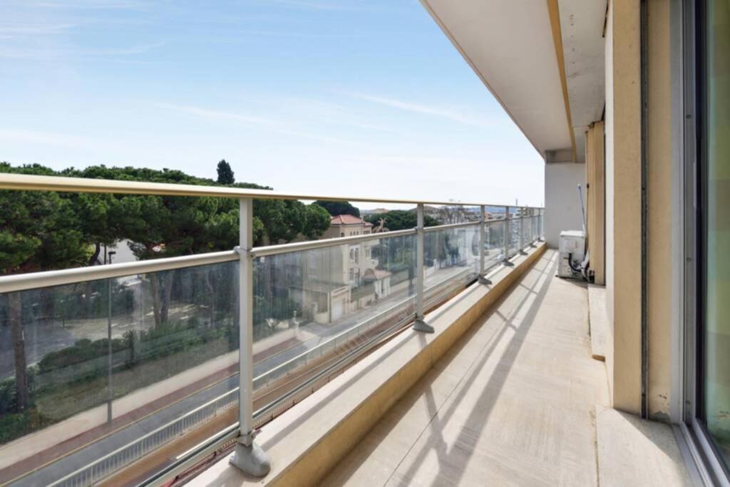 Appartement Spacieux Avec Vue Mer Proche Du Centre Cannes Luaran gambar